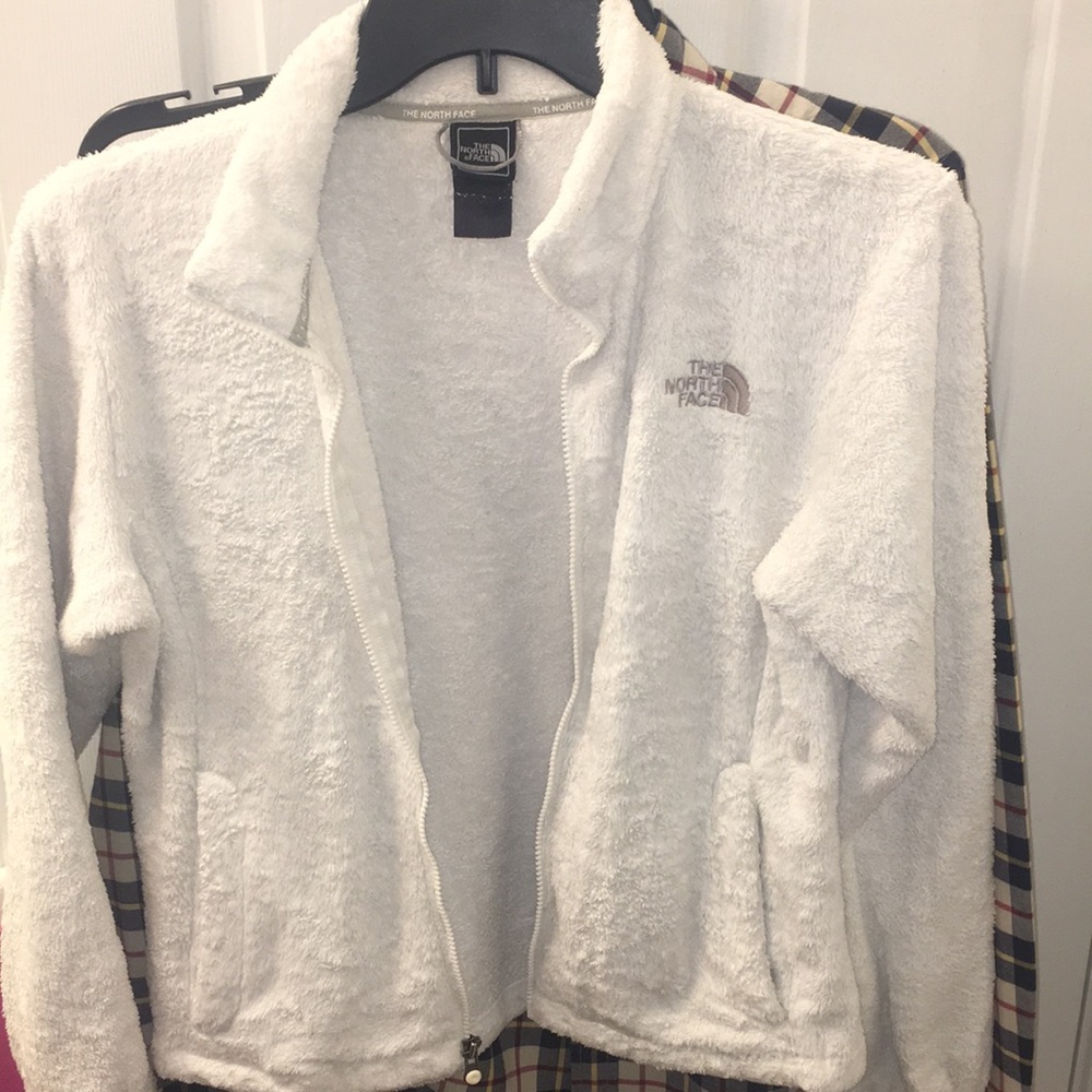 🎉FINAL PRICE🎉The north face white osito jacket